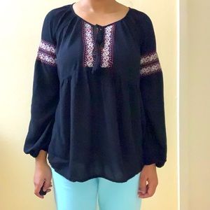 Old Navy bohemian split neck tassle blouse